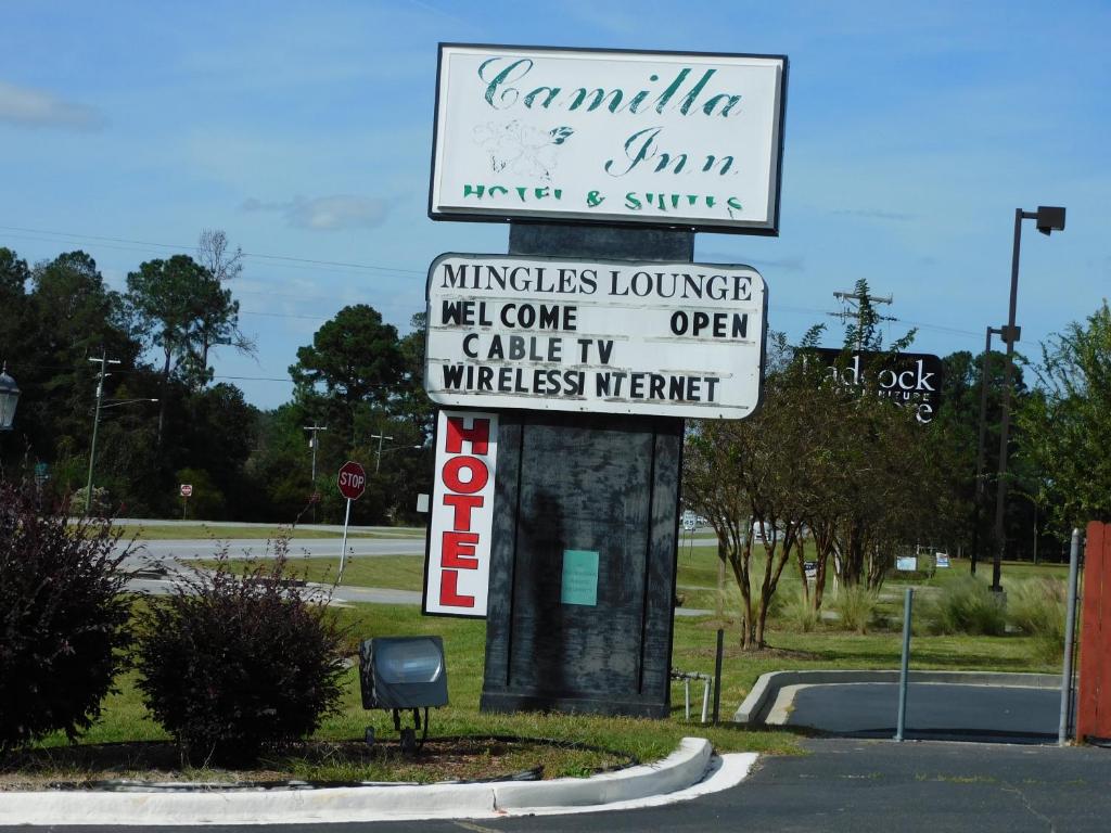 Camilla Inn & Suites - main image