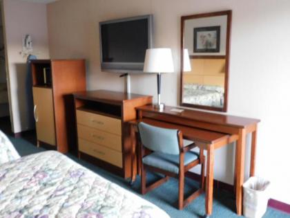 Camilla Inn & Suites - image 3