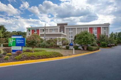 Holiday Inn Express Washington DC East- Andrews AFB an IHG Hotel - image 2