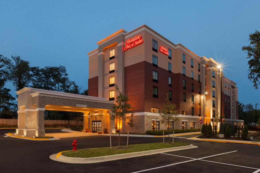 Hampton Inn and Suites Camp Springs - main image