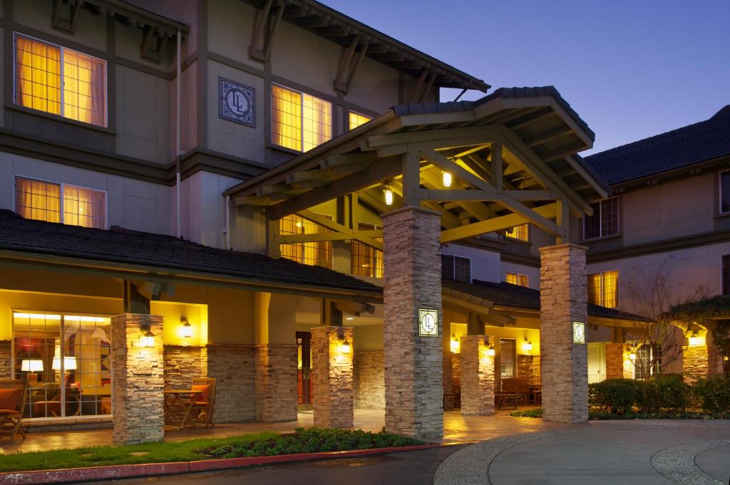 Larkspur Landing Campbell-An All-Suite Hotel - image 3