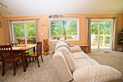 Private Waterville Estates 4 Bedroom Vacation Home in the White Mountains of NH - image 3