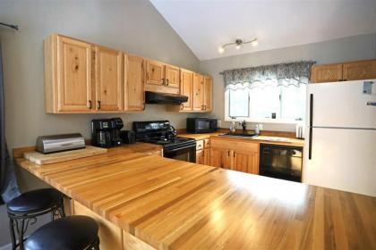 Newly Renovated Private 3 Bedroom Home in Waterville Estates - image 4