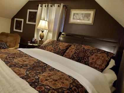 Blue Ridge Manor Bed and Breakfast - image 3