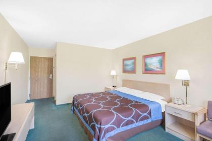 Super 8 by Wyndham Canandaigua - image 11