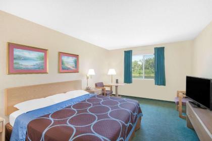 Super 8 by Wyndham Canandaigua - image 3