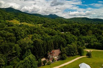 Engadine Inn and Cabins Candler North Carolina