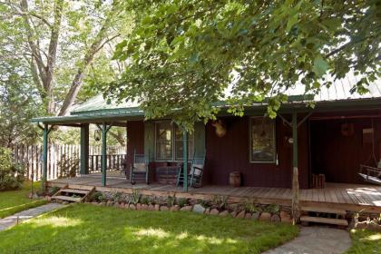 Mountain Springs Cabins - image 13