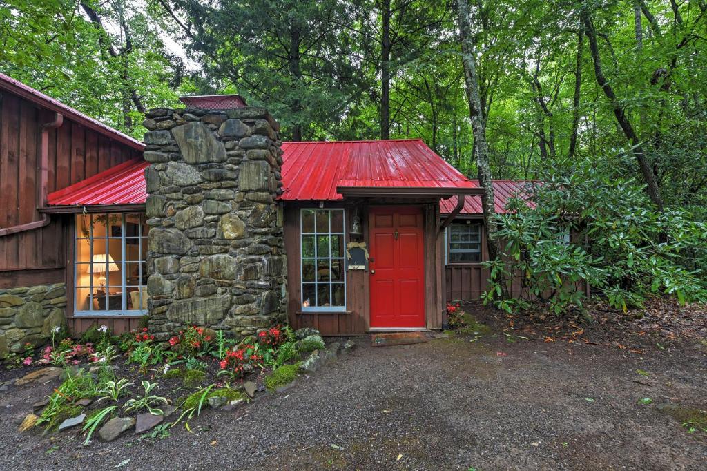 Serene Creekside Cottage Near Asheville with Fire Pit - main image