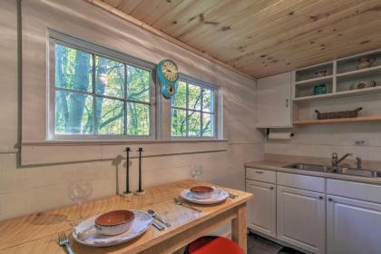 Cozy Candler Cottage - 11 Mi to DT Asheville! - image 11