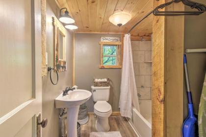 Cozy Candler Cottage - 11 Mi to DT Asheville! - image 9