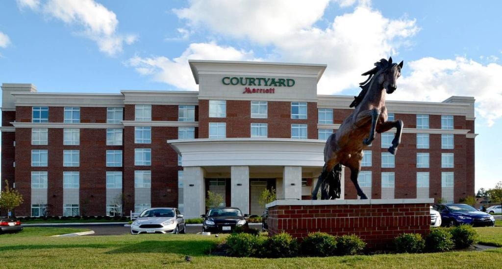 Courtyard by Marriott Youngstown Canfield - main image