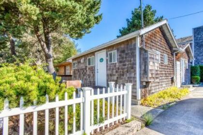 Beaches Inn | Captains Cove Cottage 9 Cannon Beach Oregon