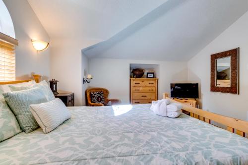 Cozy Cannon Beach Condo - image 4