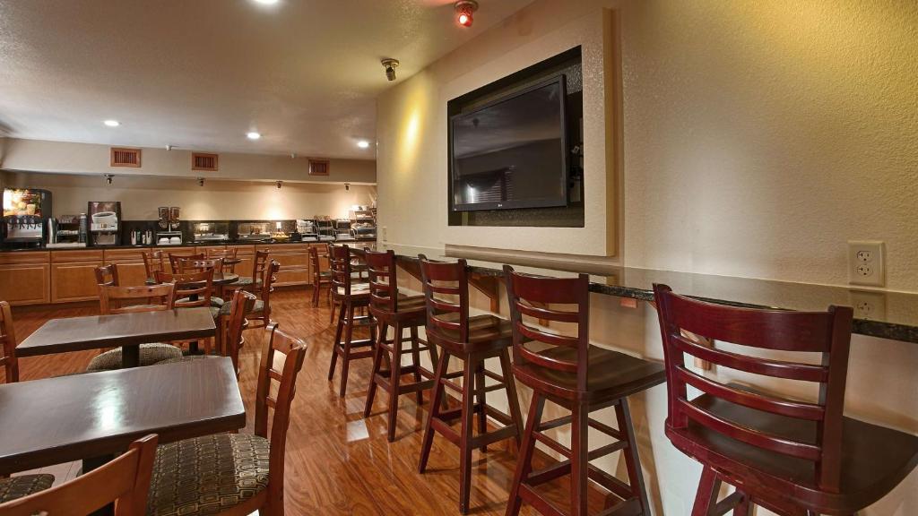 Best Western Canon City - image 4