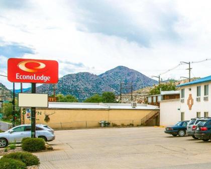 Econo Lodge Canon City - image 4