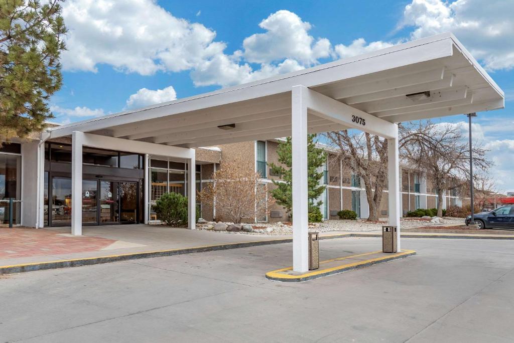 Quality Inn & Suites Canon City - main image