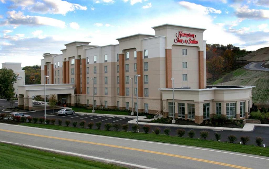 Hampton Inn & Suites Pittsburgh-Meadow Lands - main image