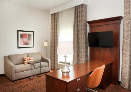 Hampton Inn & Suites Pittsburgh-Meadow Lands - image 7