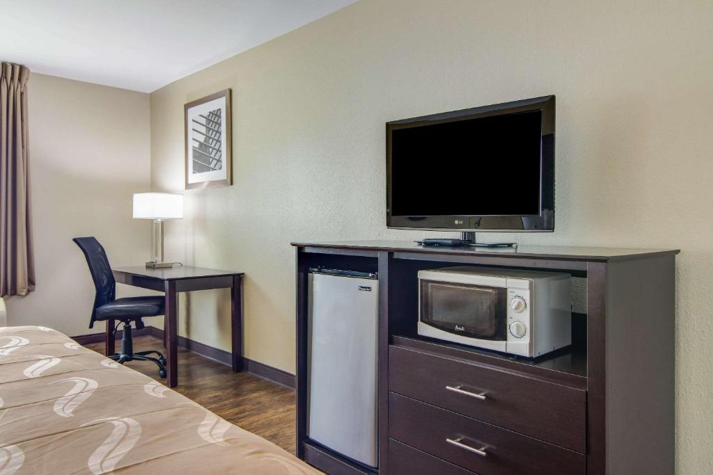 Quality Inn & Suites Canton GA - image 5