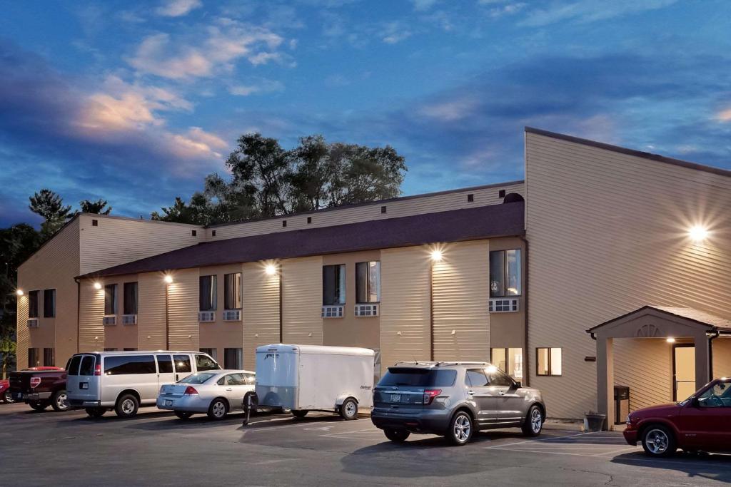 Econo Lodge - main image