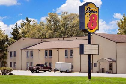 Econo Lodge - image 5