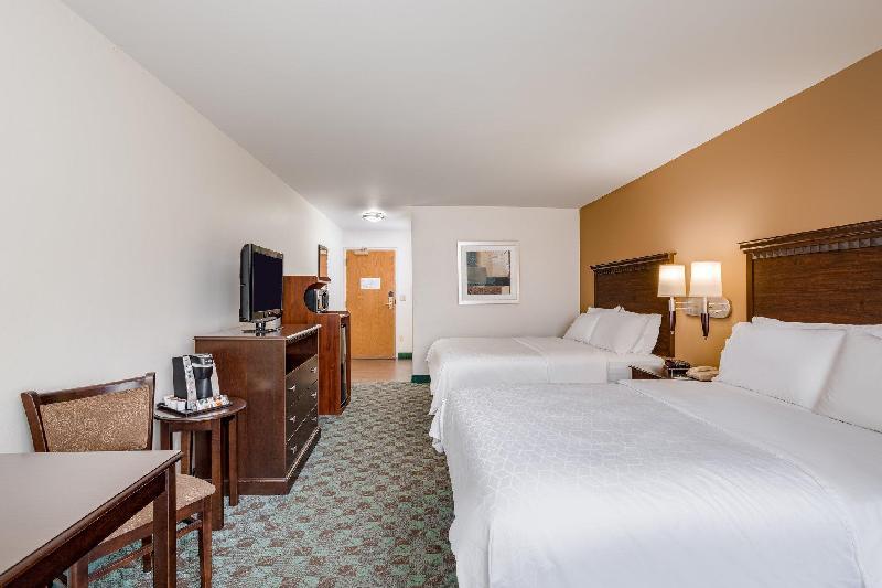 Holiday Inn Express Hotel & Suites Canton - image 6