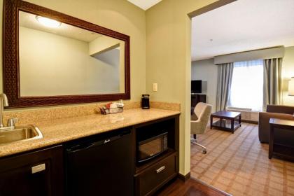 Hampton Inn & Suites Detroit-Canton - image 15