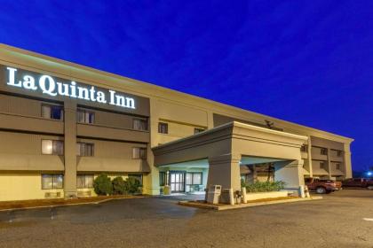 La Quinta Inn by Wyndham Detroit Canton - image 12