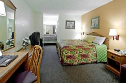 Americas Best Value Inn - Canton - image 13