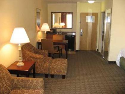 Hampton Inn Canton - image 10