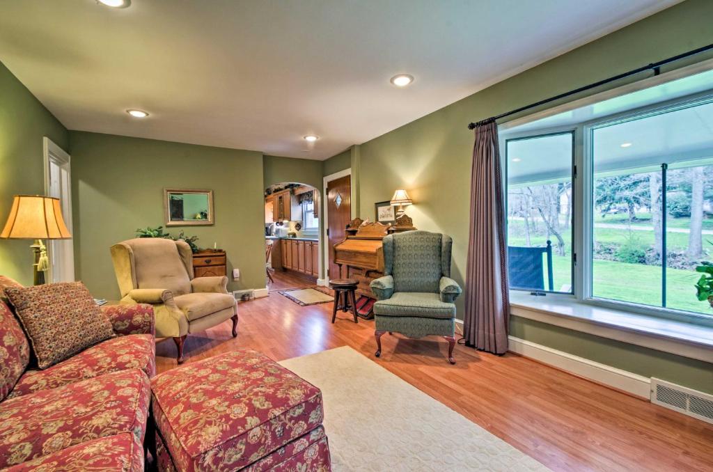 Scenic Mtn Home by Chestnut Ridge near Asheville! - image 6