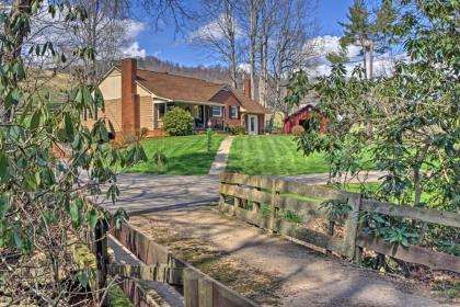 Scenic Mtn Home by Chestnut Ridge near Asheville! - image 9