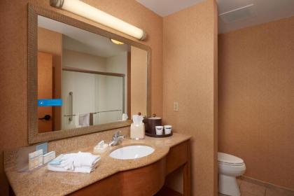 Hampton Inn & Suites Canton - image 11