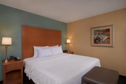 Hampton Inn & Suites Canton - image 12