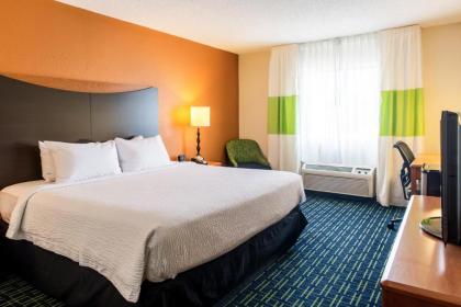 Fairfield Inn & Suites Canton - image 11