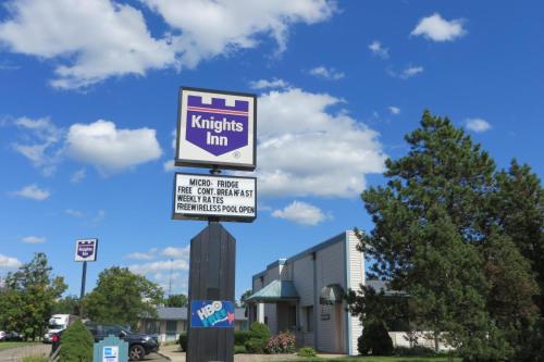 Knights Inn Canton - image 2