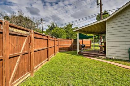 Pet-Friendly Canyon Lake Cottage Fish and Boat - image 16