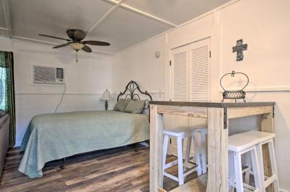 Pet-Friendly Canyon Lake Cottage Fish and Boat - image 6