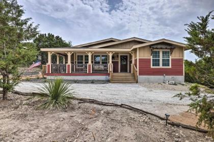 Large Canyon Lake Retreat with Fire Pit and Grill - image 5