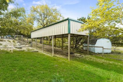 Longhorn Lake House - image 18