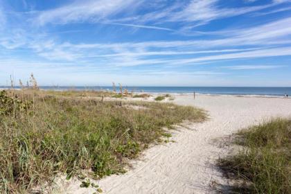 Updated Cape Canaveral Townhome Walk to the Beach - image 2