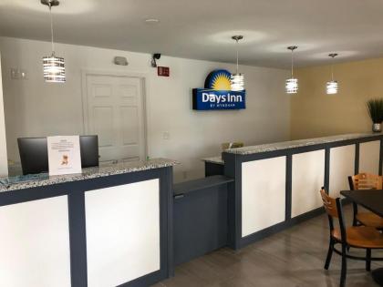 Days Inn by Wyndham Cape Carteret - image 15