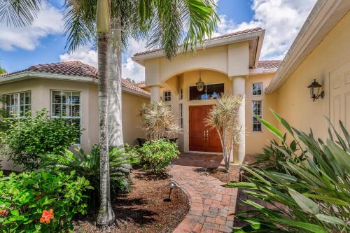 4 Bed 4 Bath Apartment in Cape Coral - main image