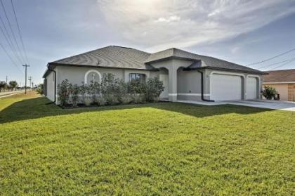 Cape Coral House with Pool - 14 Mins to Beach! - image 2