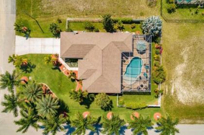 Cape Coral Home with AC Pool BBQ and Fire Pit! - image 5