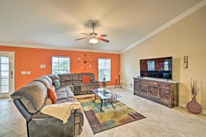 Family-Friendly Home about 10 Mi to Downtown Cape Coral - image 11