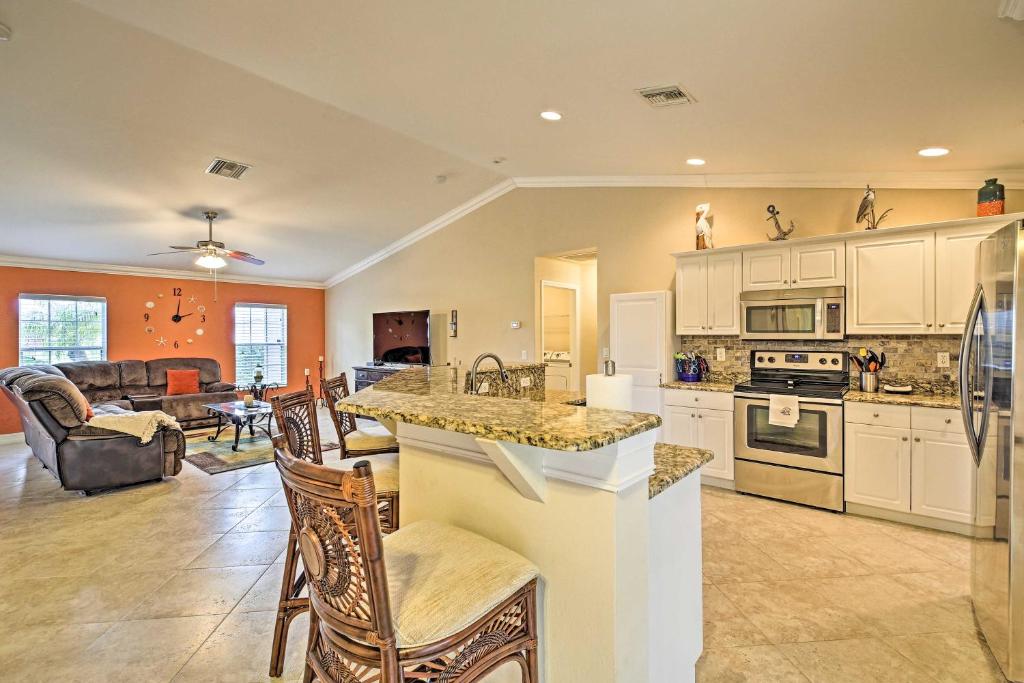 Family-Friendly Home about 10 Mi to Downtown Cape Coral - image 3