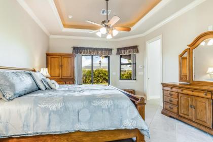 Cape Coral Getaway - image 17