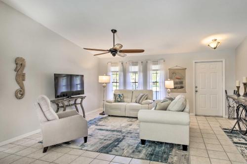 Sleek Updated House with Lanai Less Than 10 Min From Downtown! - image 3